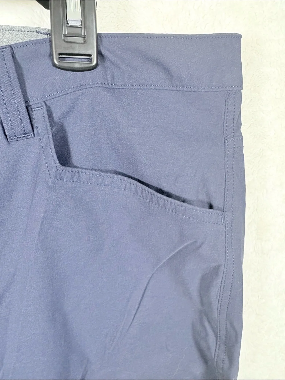 Eddie Bauer Men's Navy Blue pants 38/30 0575